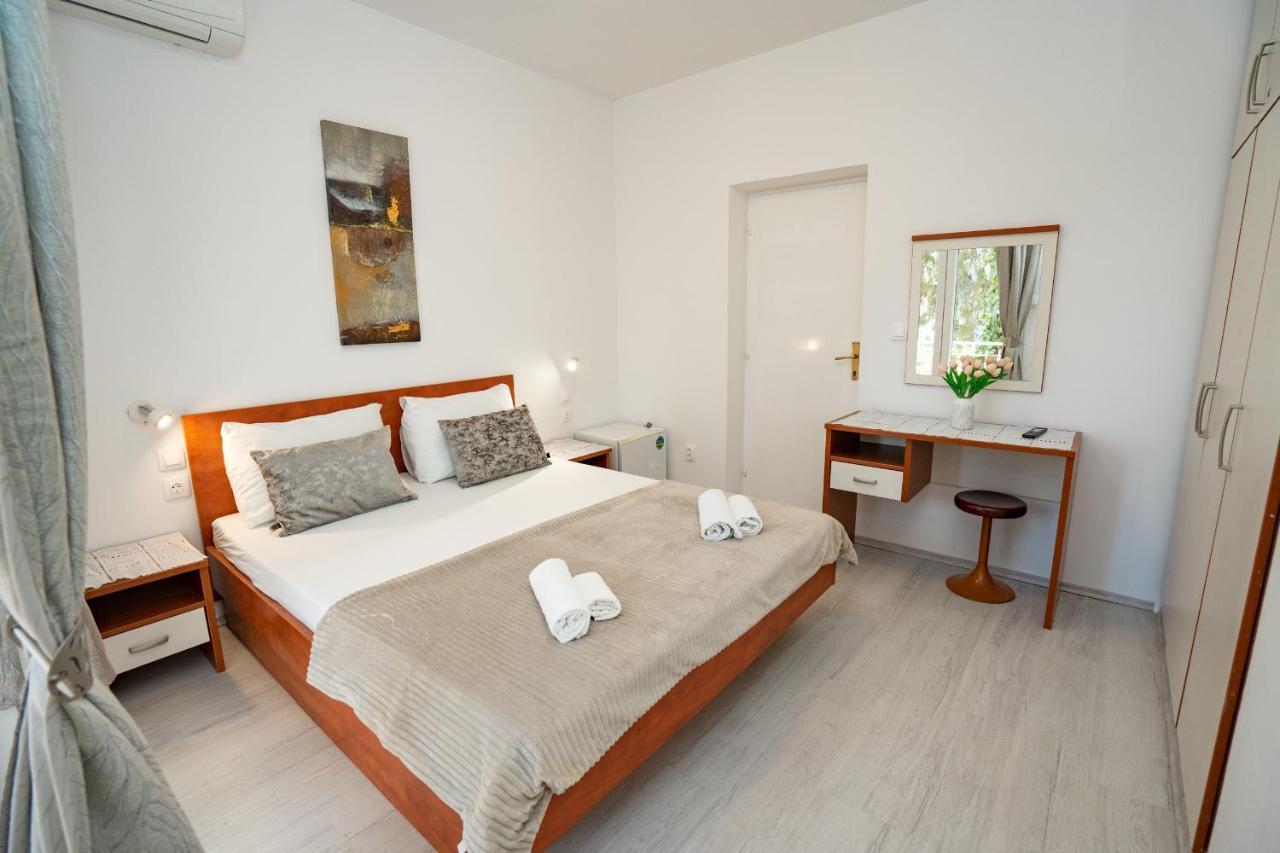 Rooms Magnolia With Pool Novalja Exterior foto