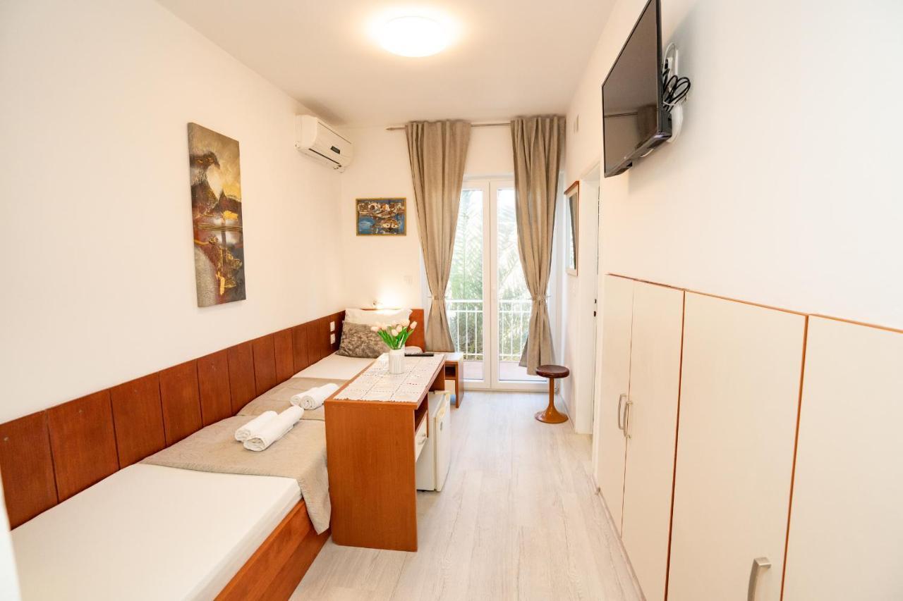 Rooms Magnolia With Pool Novalja Exterior foto