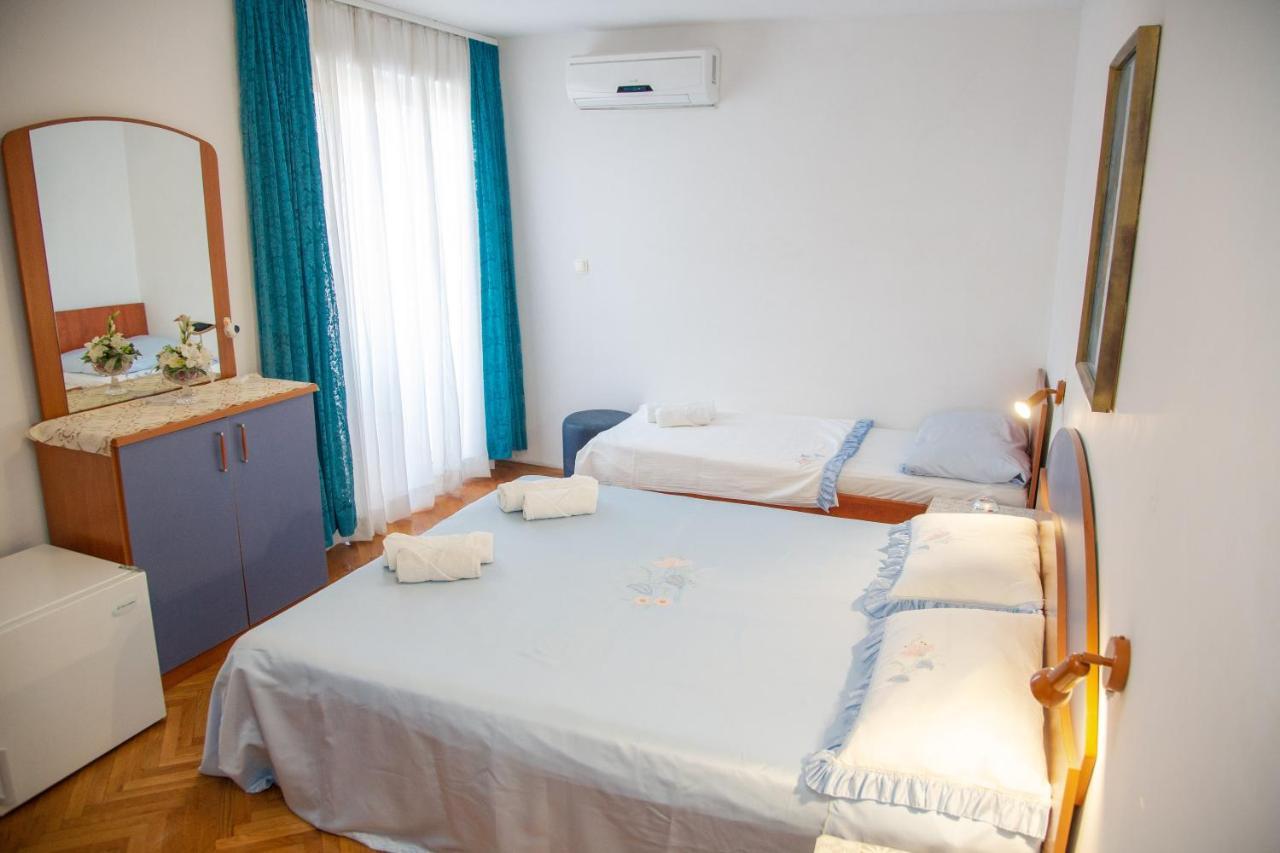 Rooms Magnolia With Pool Novalja Exterior foto